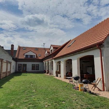 Penzion Dolni Dunajovice Exterior photo